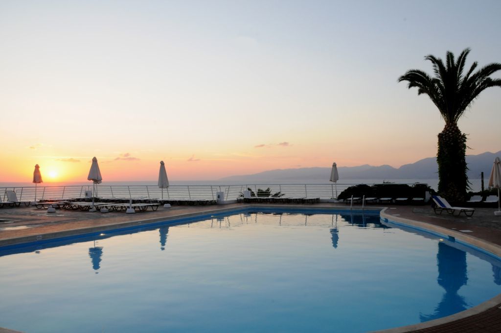 Hersonissos Village Hotel&Bungalows Exteriör bild
