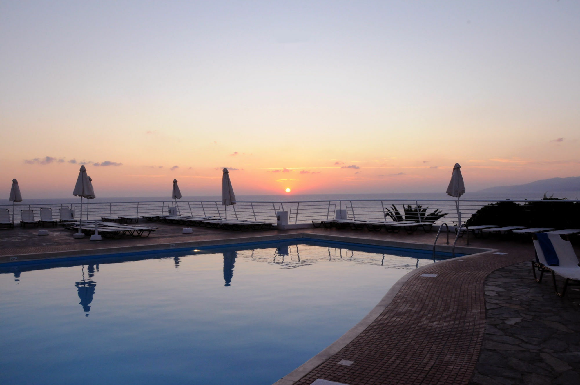Hersonissos Village Hotel&Bungalows Exteriör bild